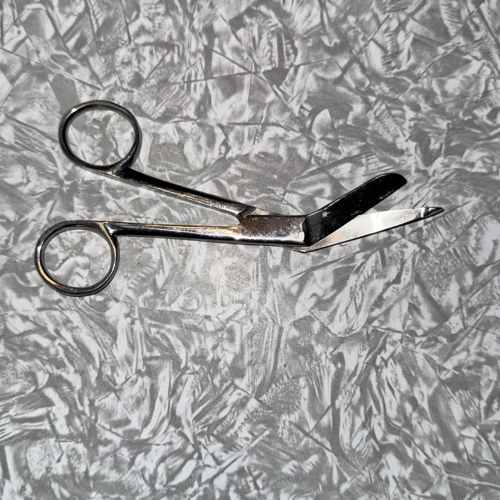 Stainless Steel Medical Bandage Scissors Pakistan 6 inch Vintage